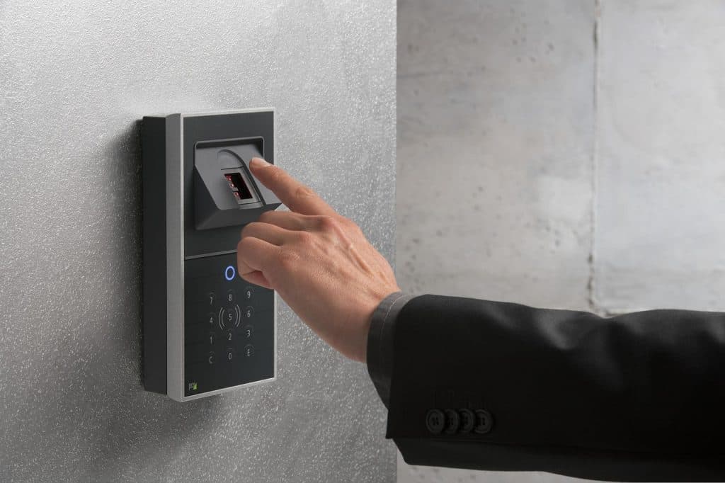 Precise Biometrics och Fingerprint Cards slår samman – ny era inom biometri